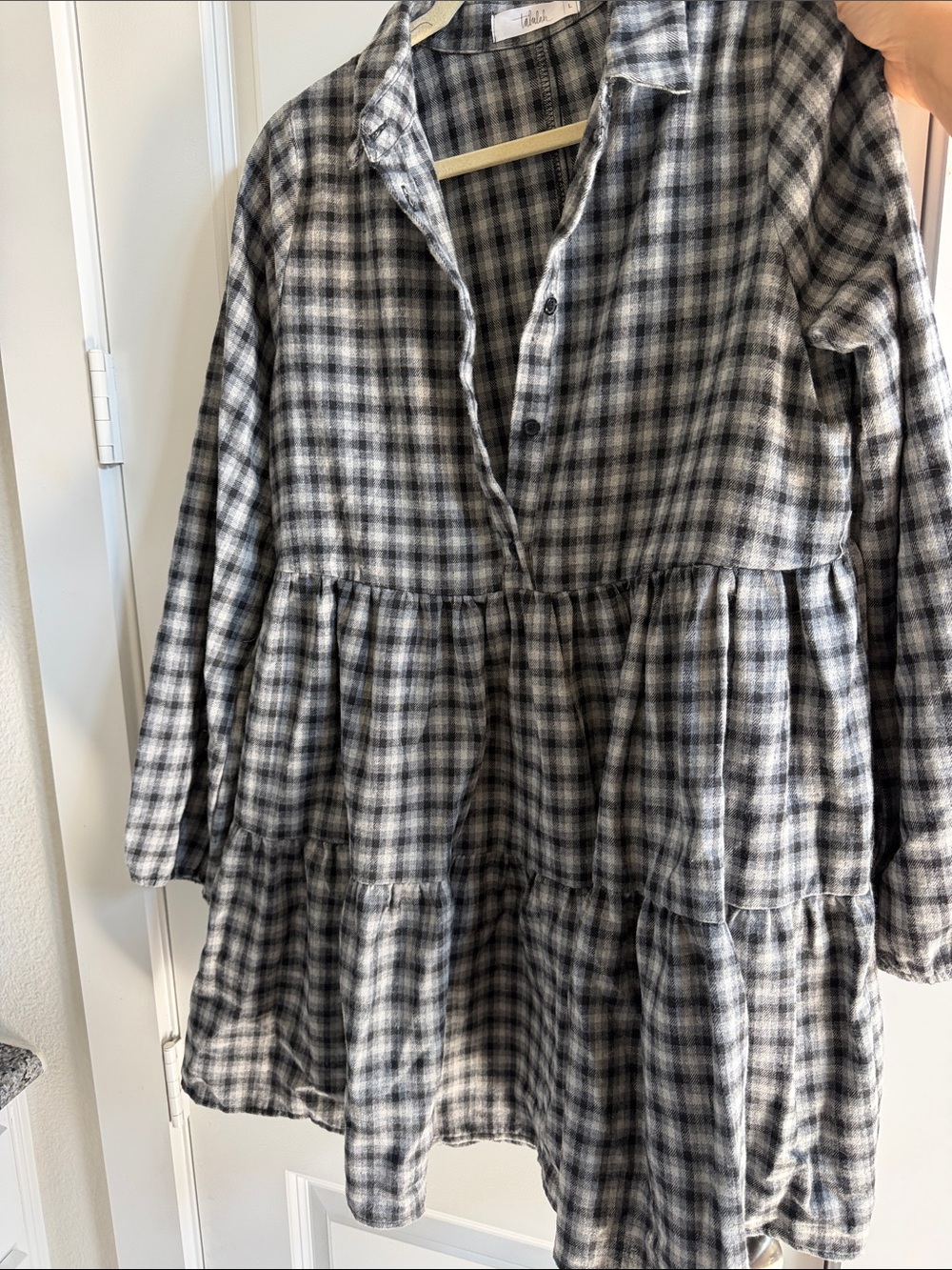 TALULAH Black and Gray Plaid Tiered Button-Front Dress